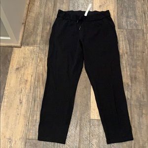 Lululemon black trouser cropped pants